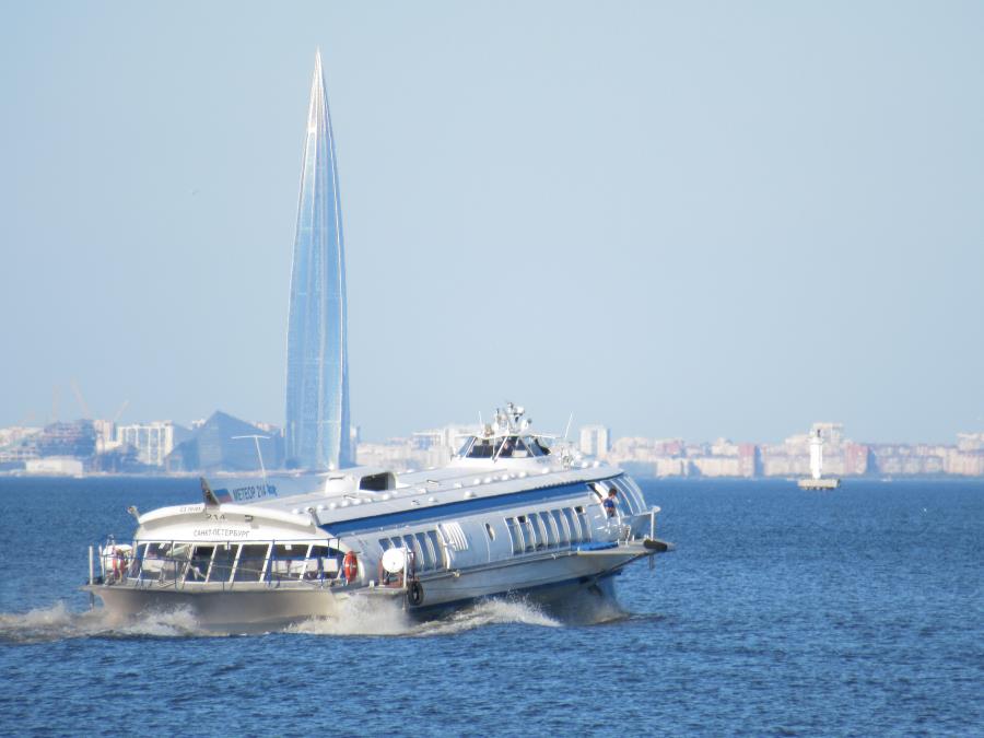 Hydrofoil Meteor ship returning to Saint Petersburg from Peterhof.