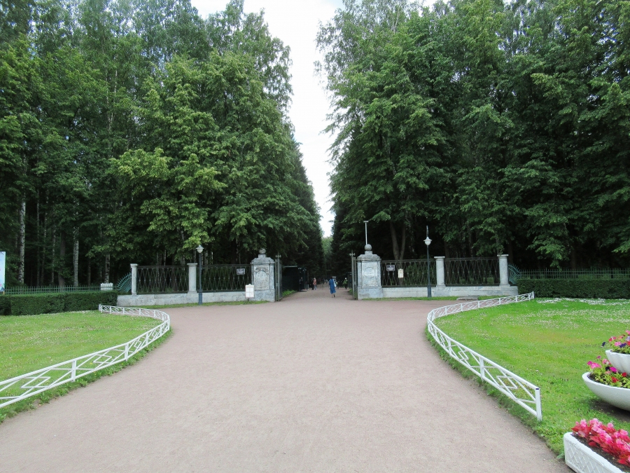 Main Gates to Pavlovsk Park.
