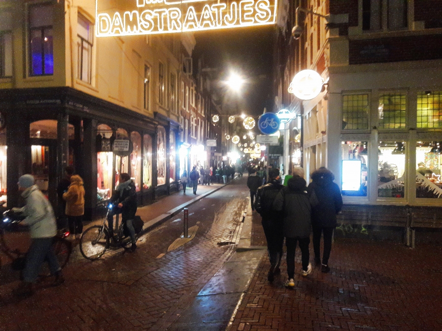 Damstraatjes street at night Amsterdam.